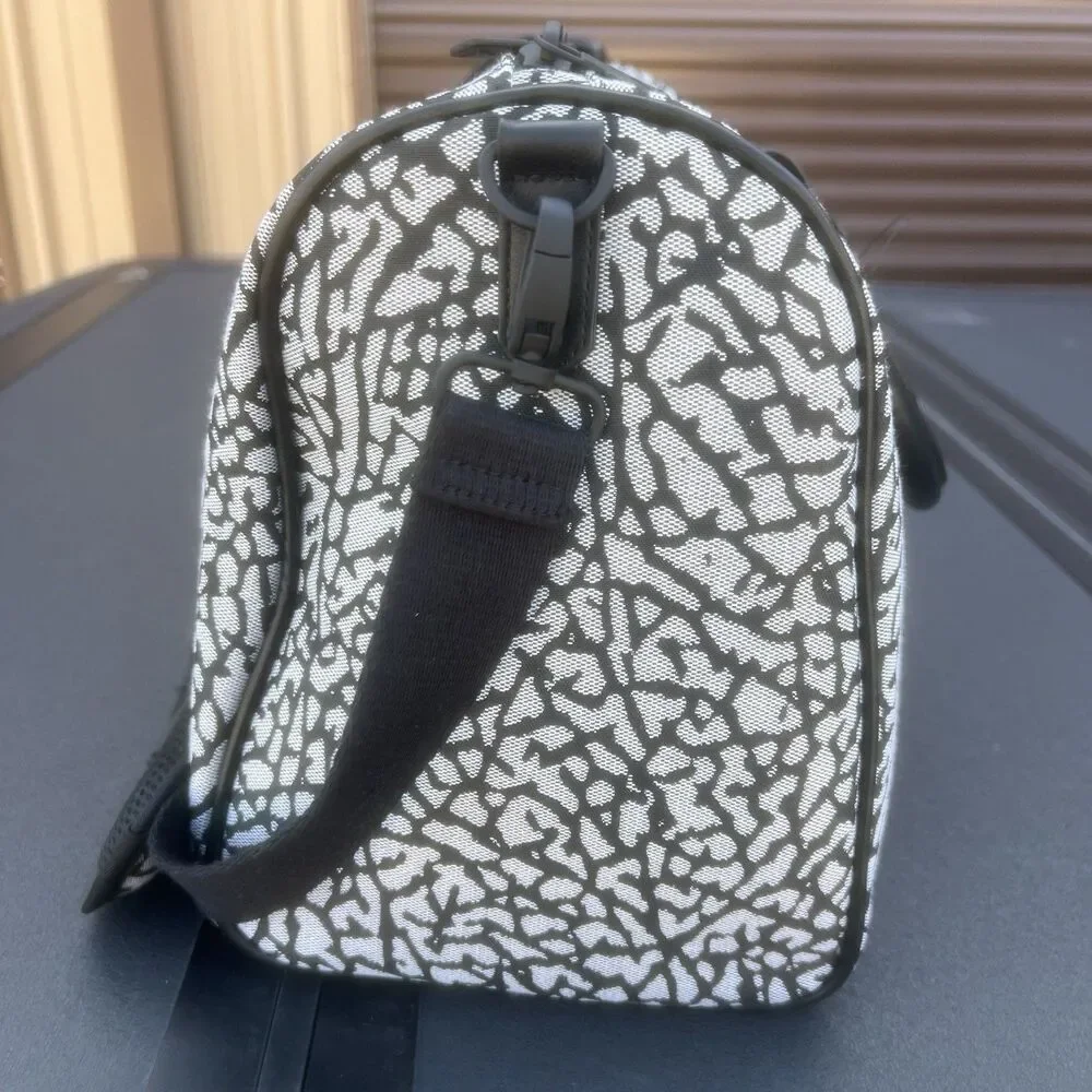 Jordan Monogram Duffle Bag Luggage Elephant Print (25L)  MM0978-100 SIZE-M